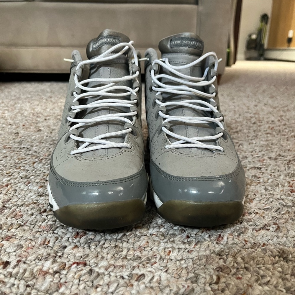 Jordan Retro 9 ‘Cool Grey’. Size 7y
